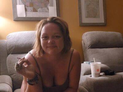 Mommy Is Ready To Relax And Smoke With You - hclips