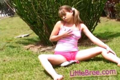Petite Teen Strips Off Outdoors On The Grass - hclips