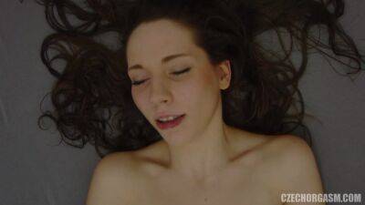 Brunette Explores Her Body 2 - hclips