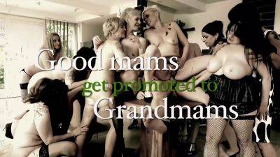GrandMams goes wild on a young stud's big cock and tastes his jizz - sexu.com