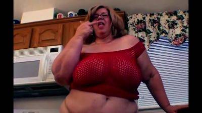Curvy Sharon - Mommas Snacks -amateur Milf Shows Her Gigantic Butt - hclips