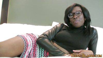 Petite ebony teen gives a steamy BJ & takes a hot facial - sexu.com