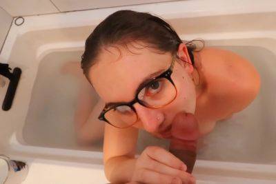 Bath Time Bj Ends With Big Facial - hclips