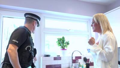 Marc Kaye - Horny cop fucks married woman in home alone kinks - xbabe.com